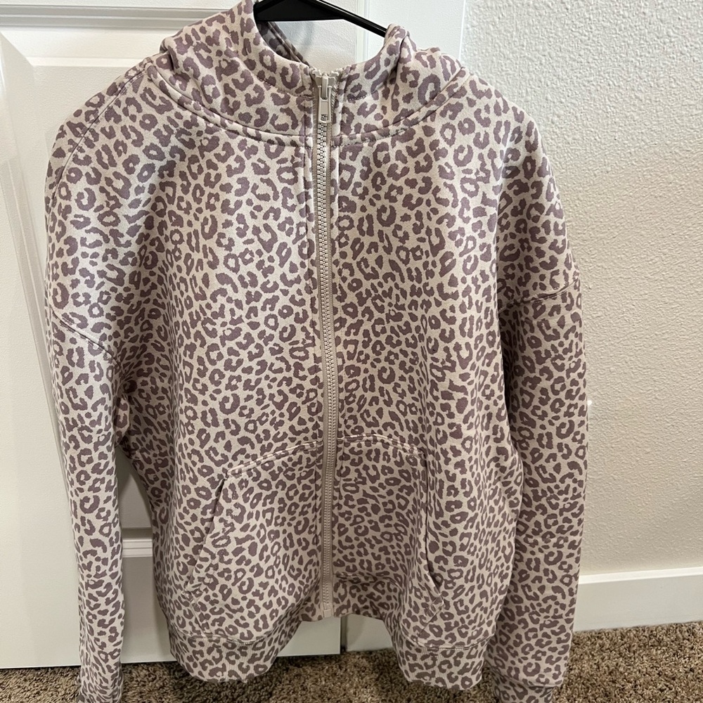 Comfrt cropped zip up hoodie